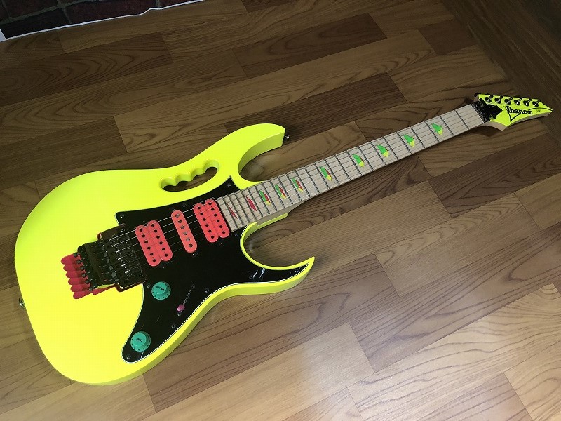 スティーブ・ヴァイ（SteveVai）モデル JEM77V - エレキギター